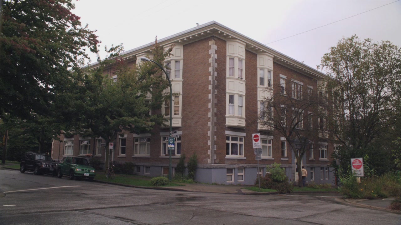 LUX208-0104.jpg