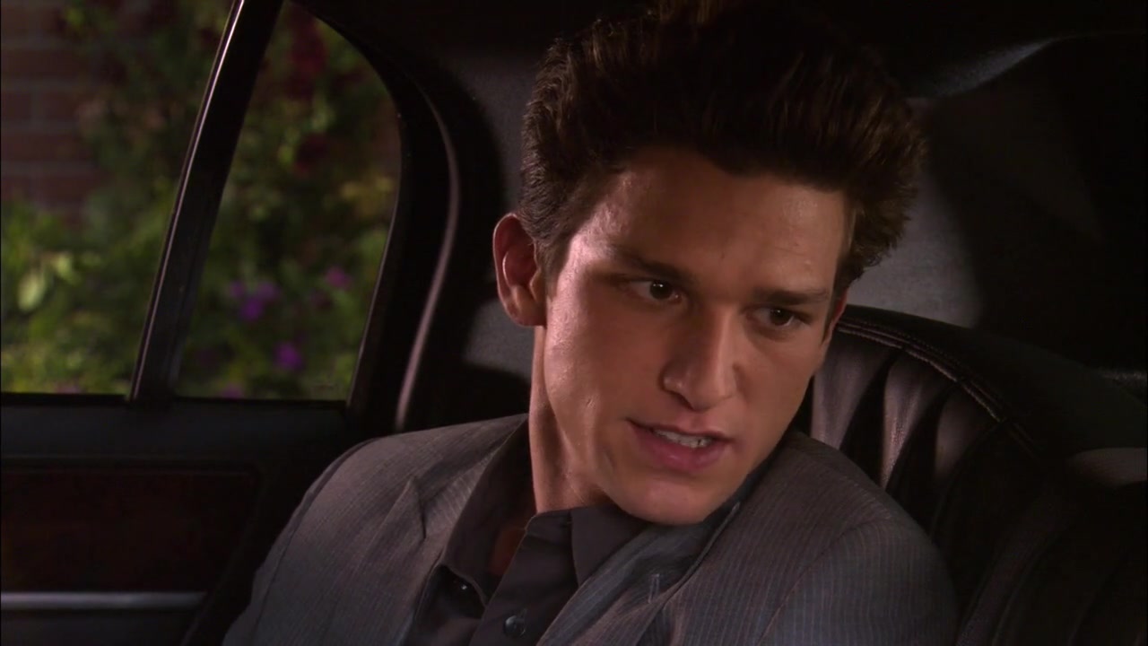 The_Secret_Life_of_the_American_Teenager_S02E03_1939.jpg