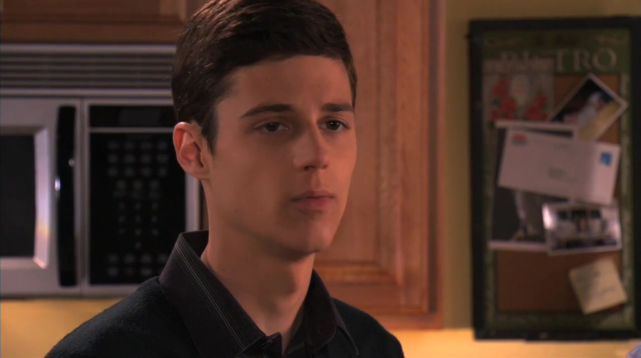The_Secret_Life_of_the_American_Teenager_S02E06_2129.jpg