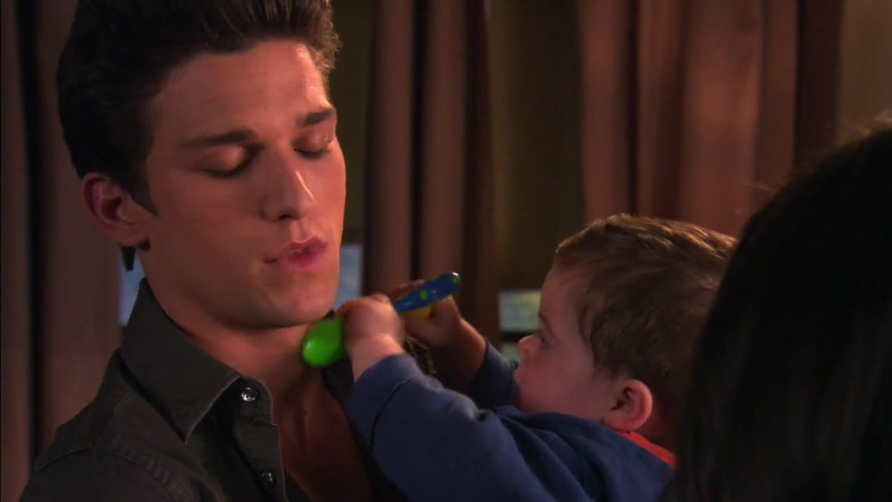 The_Secret_Life_of_the_American_Teenager_S02E08_1756.jpg