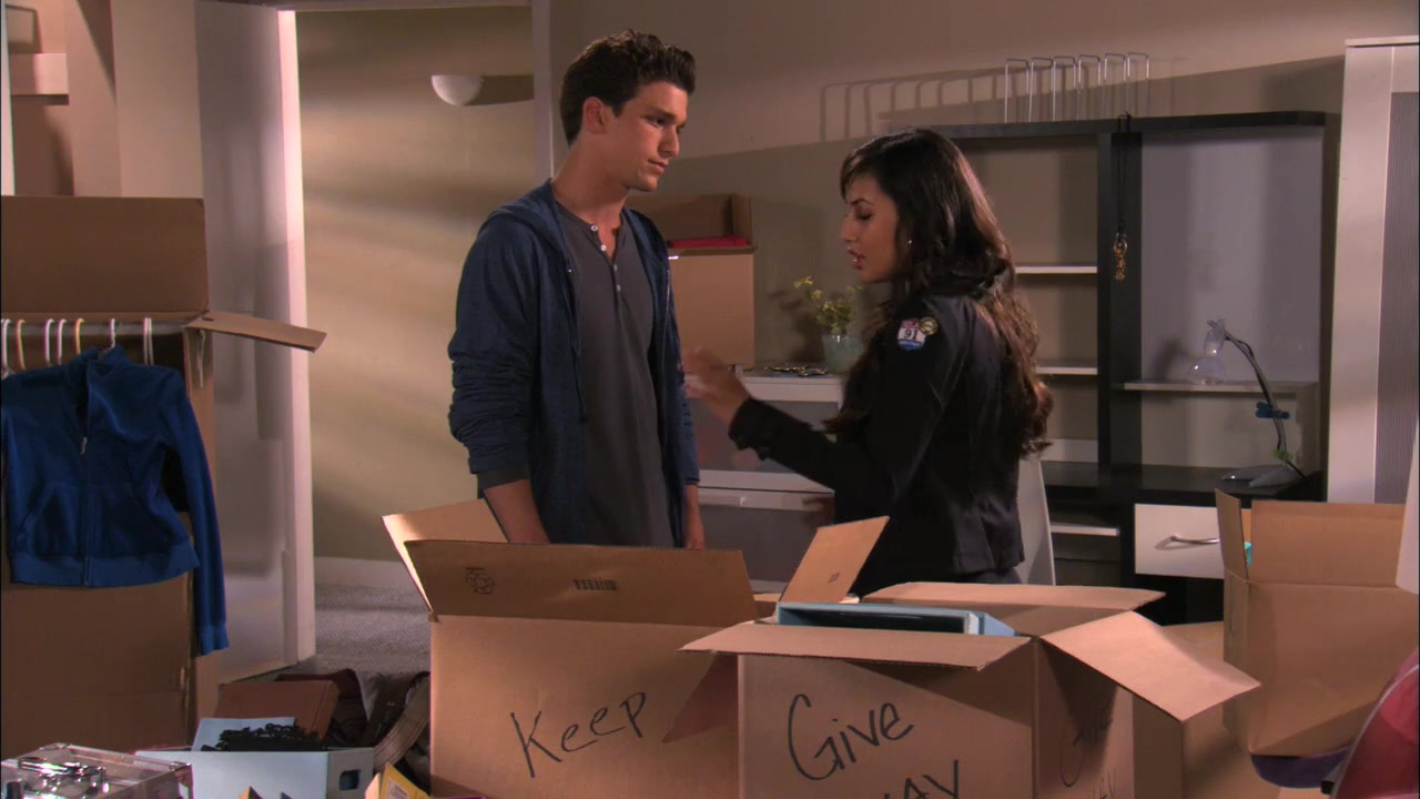 The_Secret_Life_of_the_American_Teenager_S02E11_0277.jpg