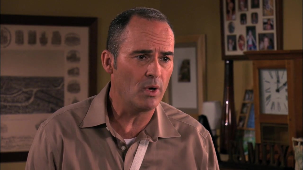 The_Secret_Life_of_the_American_Teenager_S02E11_0620.jpg
