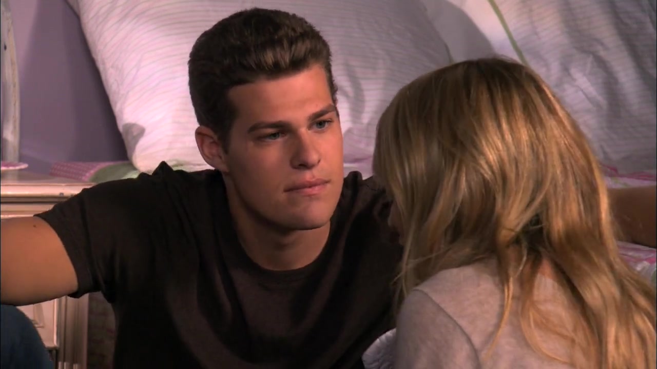 The_Secret_Life_of_the_American_Teenager_S02E11_0791.jpg