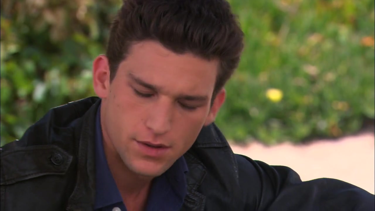 The_Secret_Life_of_the_American_Teenager_S02E13_1361.jpg