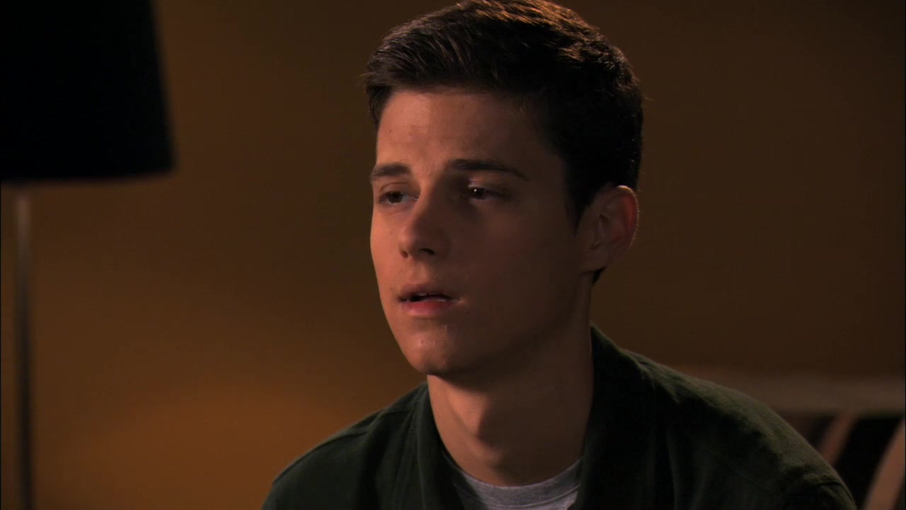 The_Secret_Life_of_the_American_Teenager_S02E13_1930.jpg