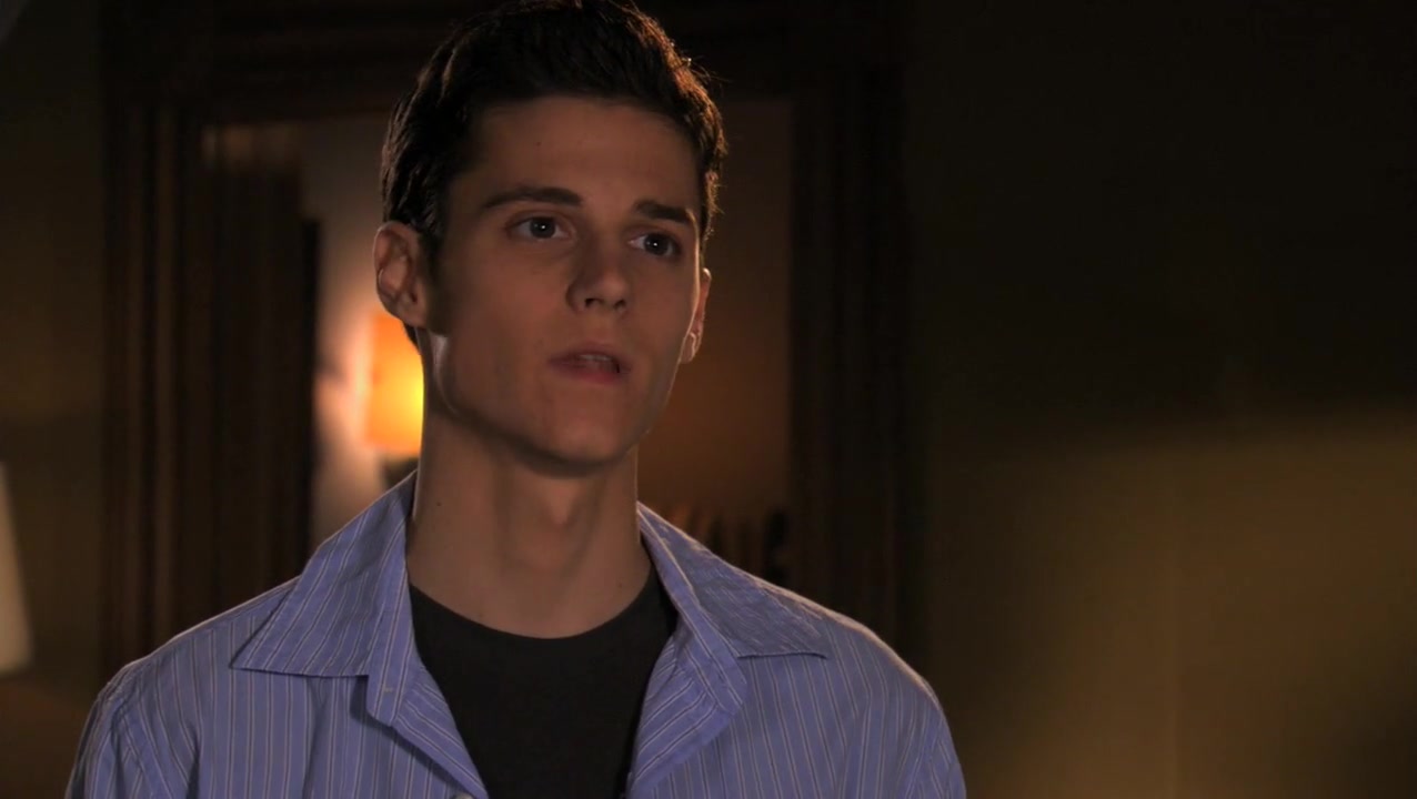 The_Secret_Life_of_the_American_Teenager_S02E20_2207.jpg