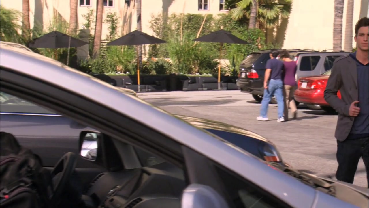 The_Secret_Life_of_the_American_Teenager_S02E21_0125.jpg