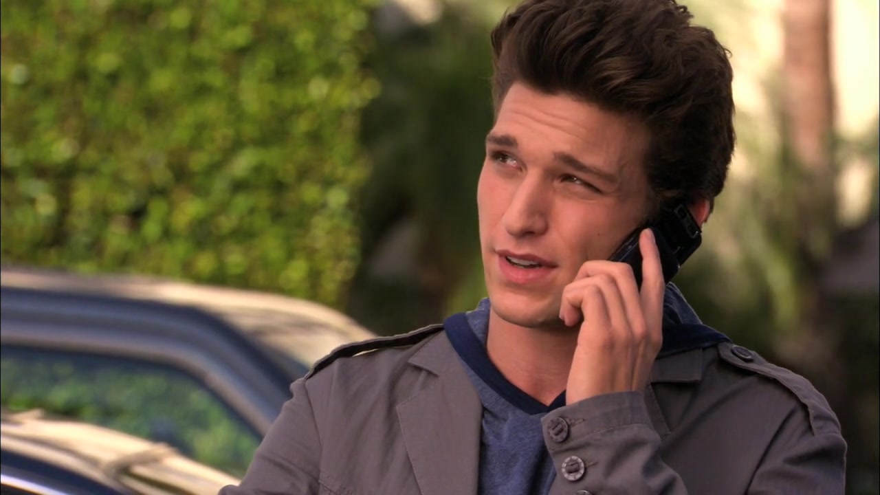 The_Secret_Life_of_the_American_Teenager_S02E21_0161.jpg