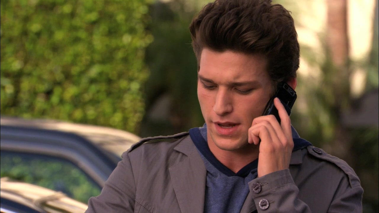The_Secret_Life_of_the_American_Teenager_S02E21_0186.jpg